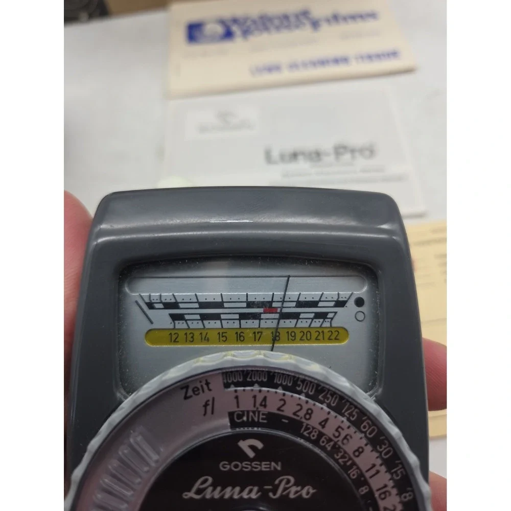 Gossen Luna-Pro Light Meter with Leather Case Box Manual Plus New Batteries